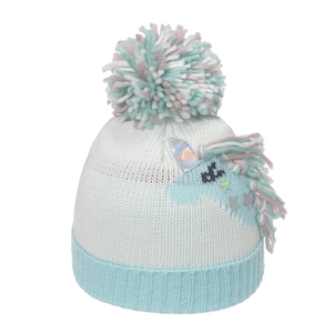 Détail du bonnet licorne tricoté avec crinière en laine colorée et corne laser holographique