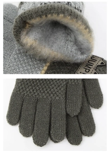 Détail de la doublure polaire chaude et étiquette JUMP sur gants en tricot pour enfants