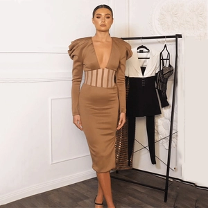 Elegantes braunes V-Ausschnitt Langarm-Midikleid mit Taillenausschnitt und Schlitz