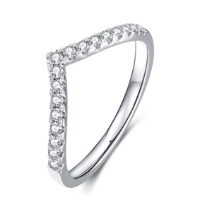 Close-up of S925 silver V-shaped chevron ring with pavé moissanite stones