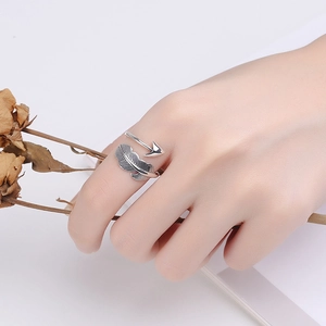 Vintage silver feather and arrow open ring for men and women in bohemian style
