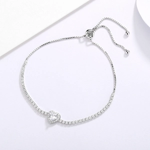 Elegante pulsera de plata esterlina 925 con corazón y pavé de diamantes de circonita