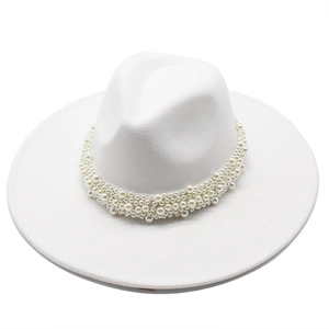 Elegant white wool fedora with a 9.5cm wide brim and multi-row pearl band decoration