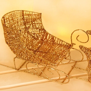 Decorazione a slitta natalizia in maglia metallica dorata con glitter per le feste