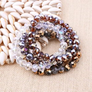Braccialetti multistrato fatti a mano in perle di cristallo sfaccettate con ciondoli strass