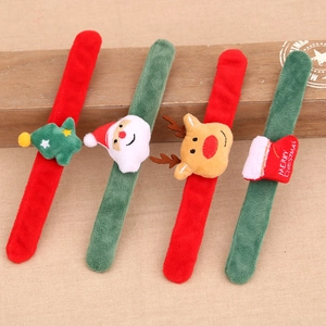 Set di quattro braccialetti natalizi a scatto con Babbo Natale, renna e alberello