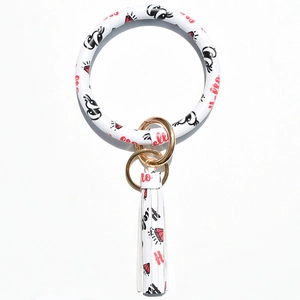 Witte PU-leren O-ring armband sleutelhanger met Hello-print en lederen kwastje