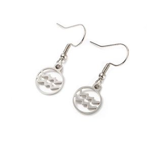 Detailed view of silver Aquarius zodiac earrings with wave pattern in polished steel