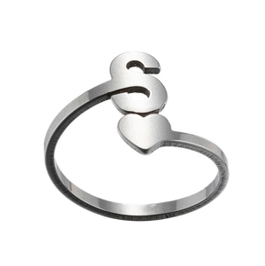 Detailed top view of a polished silver heart ring featuring an engraved letter S detail