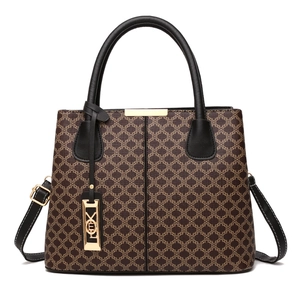 Retro print large capacity brown tote bag with black handles and gold charm