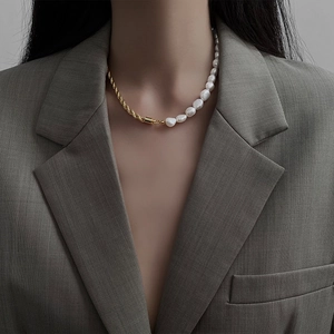 Artificial Baroque Pearl Necklace Alloy Rope Chain Spliced Asymmetrical Design Retro Elegant Fashion Jewelry For Women