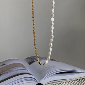 Minimalist gold twisted chain and baroque pearl asymmetric necklace for women