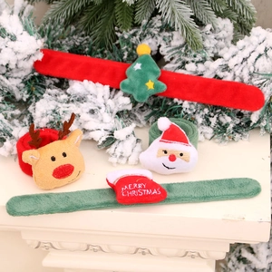 Set di quattro braccialetti a scatto natalizi in peluche con Babbo Natale e renne
