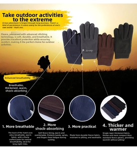 Détail de gants en polaire chaude montrant la texture épaisse respirante et rembourrée