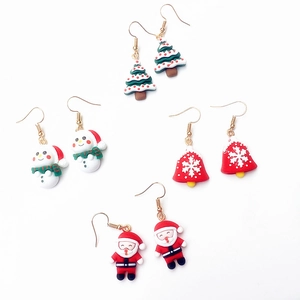 Cartoon Weihnachts-Ohrring Set mit Nikolaus, Schneemann und Baum auf weißem Grund