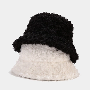 Cappelli alla pescatora in pile teddy caldo per donna in nero e bianco classici