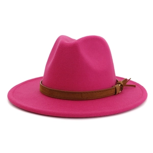 Fuchsia Wollfilzhut mit braunem Wildlederimitat-Band und goldener Metallschnalle Dekor