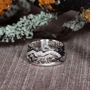 Anillo vintage plateado con diseño de lobo y naturaleza grabado, estilo retro para parejas