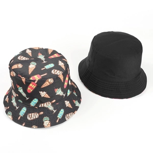 Two-piece set with cartoon ice cream print and plain black cotton bucket hats for summer sun