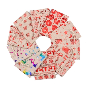 24er Set Weihnachts-Leinenbeutel mit Goldfolien-Schneeflocken und Rentier-Druckmotiven