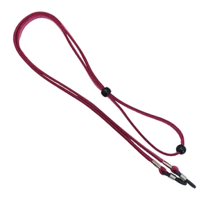 Detail der rosaroten Brillenband aus Wildlederimitat mit verstellbarem Stopper und Schlaufe