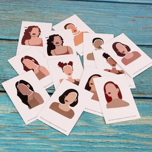 Cartes De Présentation Bijoux Boucles D'oreilles Collier Étiquettes Emballage Papier Couché Illustration Féminine