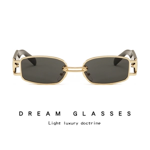 Retro Rectangular Sunglasses Metal Frame UV400 Protection Vintage Fashion Eyewear For Men And Women Punk Style Shades