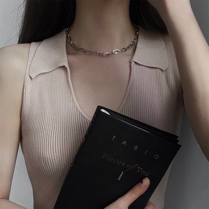 Minimalist silver link chain necklace for women and men in a chic hip hop style