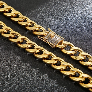 Gold-plated Cuban chain bracelet with sparkling iced-out rhinestone buckle for men