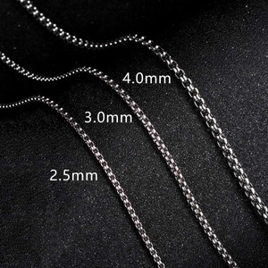 Vue détaillée comparant les largeurs 2,5 mm, 3,0 mm et 4,0 mm des chaînes box en acier poli