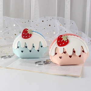 Porte-monnaie gâteau glacé fraise avec découpe cœur et porte-clés en métal