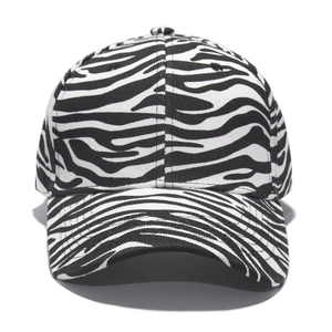 Casquette de baseball en coton à rayures zébrées noires et blanches avec visière courbée
