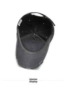 Vue intérieure de la casquette de baseball en coton délavé gris anthracite avec étiquette