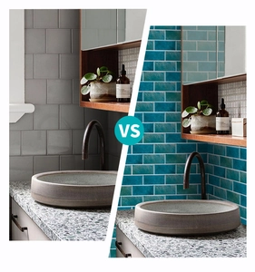Détail de carreaux muraux marbrés étanches comparant les motifs carrés gris et briques