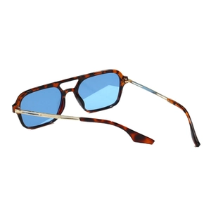 Retro pilot sunglasses with tortoiseshell double bridge frame and blue tinted lenses
