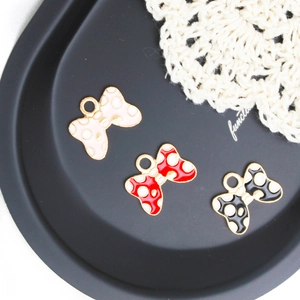 Pendentifs nœuds à pois DIY en alliage rose, rouge et noir avec finition émaillée