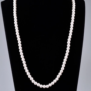 Classic 18K gold plated stainless steel pearl necklace with white round pearls