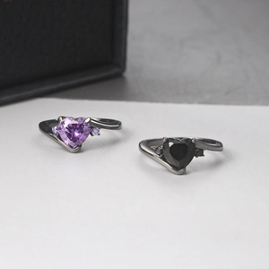 Elegant heart-shaped purple and black zircon rings with wave-designed black gold bands