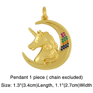 Colgante dorado de unicornio y luna con cristales coloridos en degradado para collar