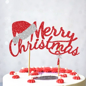 Glitzernder roter Merry Christmas Kuchendekoration mit silbernem Weihnachtsmann Hut