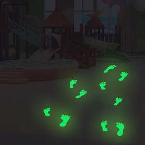 Adesivi per pavimenti con impronte luminose che brillano al buio per bambini
