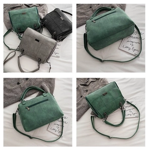 Vista multi-angolo della borsa Boston retrò con catena, trama scamosciata e zip