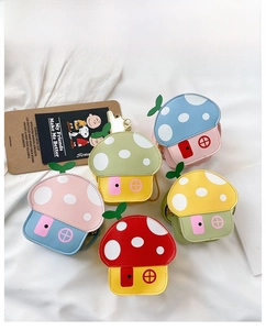 Mini borse a tracolla colorate a forma di fungo in pelle PU per bambine in cinque colori