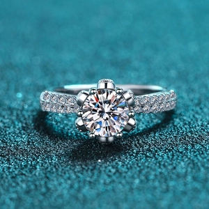 S925 sterling silver snowflake ring with 1 carat moissanite and six-prong setting