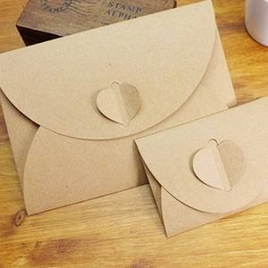 Vintage Kraft Paper Envelope With Heart Shaped Closure Folding Card Holder For Wedding Birthday Gift Greeting Card