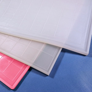 Schachbrett Silikonformen Set in Weiß und Pink für DIY Harz- und Backprojekte für Schachfiguren