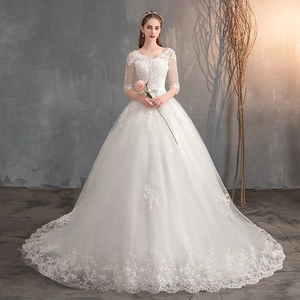 Elegante Abito Da Sposa In Pizzo Scollo A V Profondo Maniche Lunghe Abito Da Ballo Con Strascico Taglie Forti