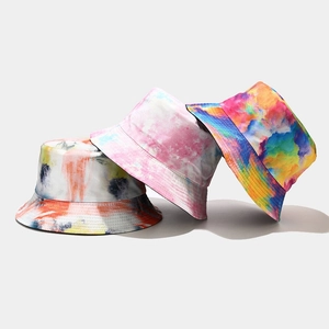 Ensemble de trois bobs tie-dye colorés pour la protection solaire avec bord large