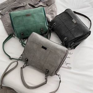 Borsa A Spalla Boston Da Donna In Pelle PU Spazzolata Con Cuciture A Griglia Tracolla A Catena In Metallo Moda Retrò Borsa A Tracolla Quotidiana