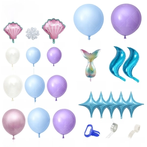 Detail of 136pcs mermaid balloon arch kit with shells and star shapes for party